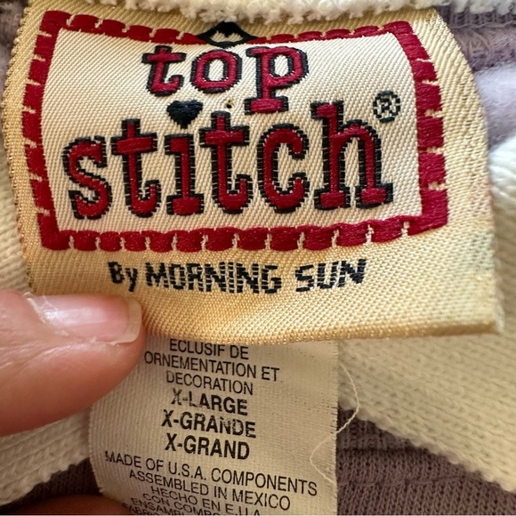 Purple and White Retro Sweatshirt with Ribbed Cuffs - Picture 3 of 6